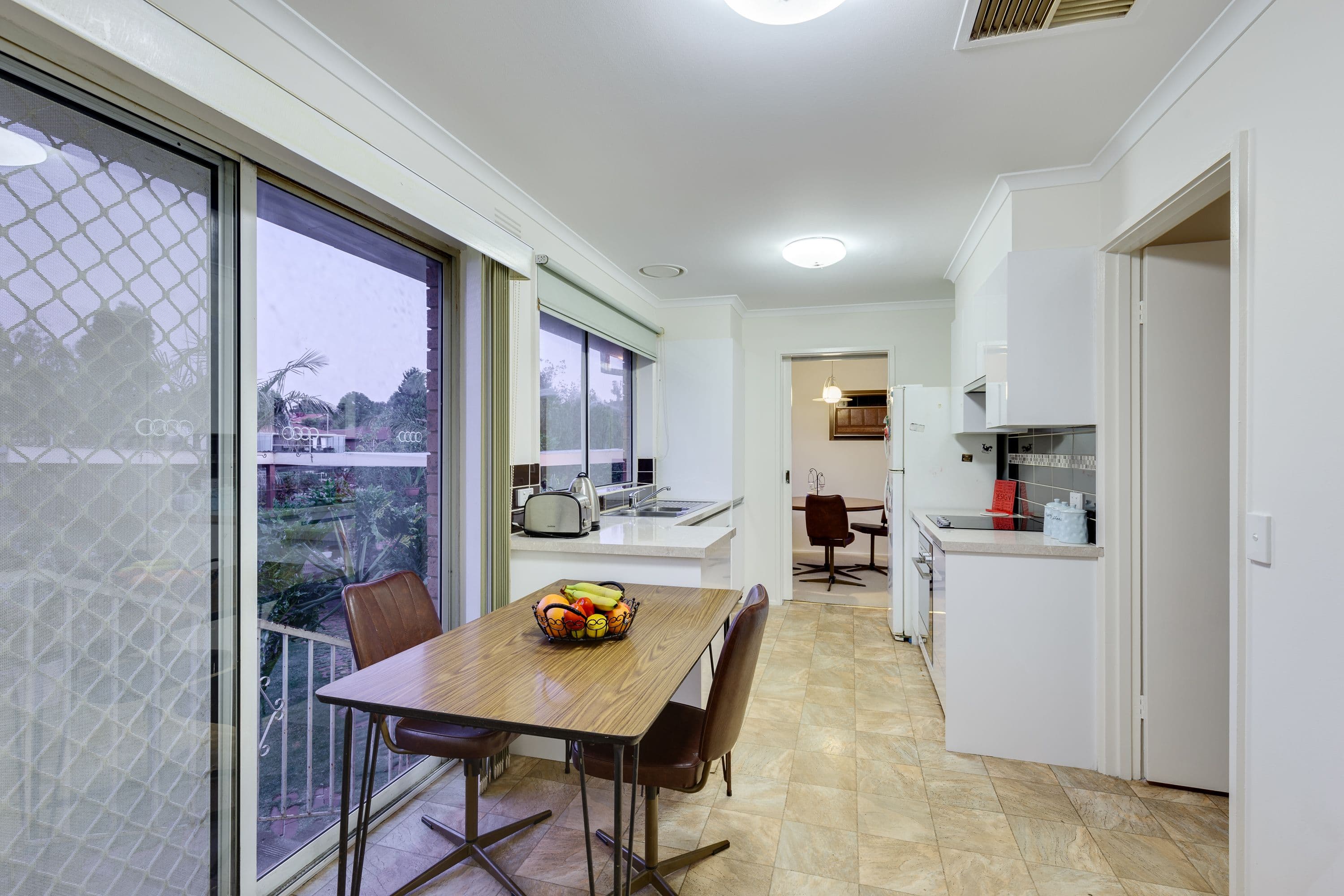 37 Blue Ridge Drive, Mooroolbark, Mooroolbark - Thumbnail 2