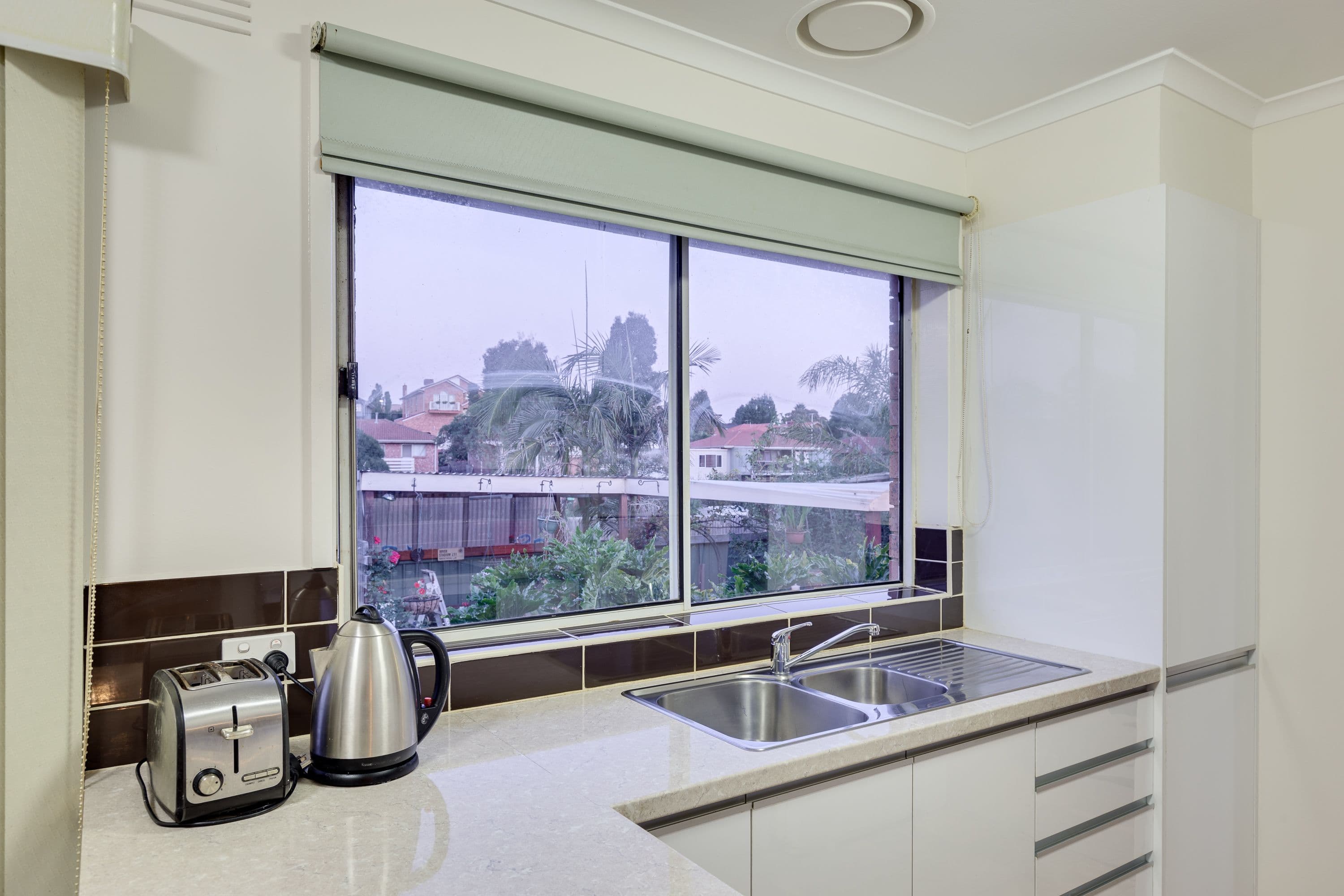 37 Blue Ridge Drive, Mooroolbark, Mooroolbark - Thumbnail 3