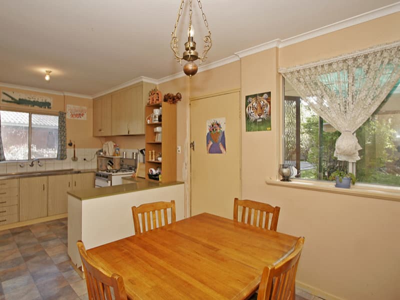 7 Sunglow Crescent, Hackham West - Thumbnail 2