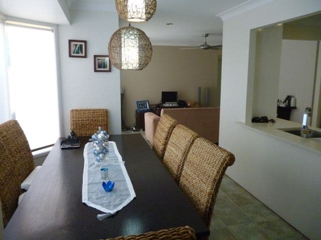 184 West Burleigh Road, BURLEIGH HEADS QLD 4220, Burleigh Heads - Thumbnail 2