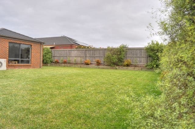 35 Huntingfield Drive, WARRNAMBOOL VIC 3280, Warrnambool - Thumbnail 7