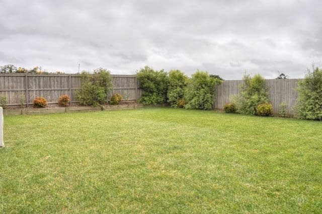 35 Huntingfield Drive, WARRNAMBOOL VIC 3280, Warrnambool - Thumbnail 8