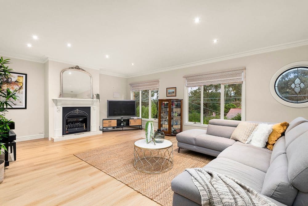 29 Fernside Avenue, Briar Hill VIC 3088, Briar Hill - Thumbnail 2