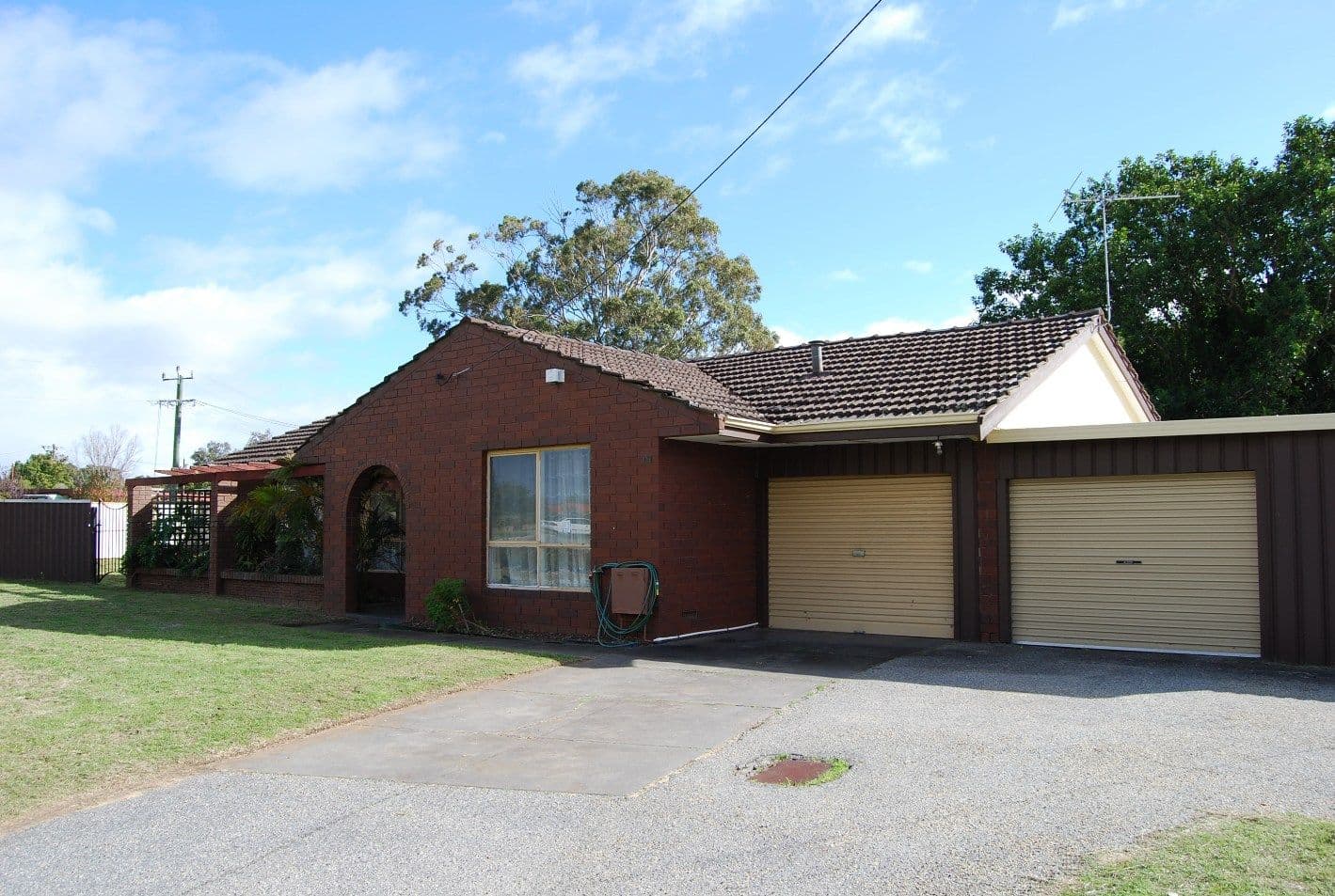 17 Banksia Road, CAMILLO WA 6111, Camillo - Thumbnail 2