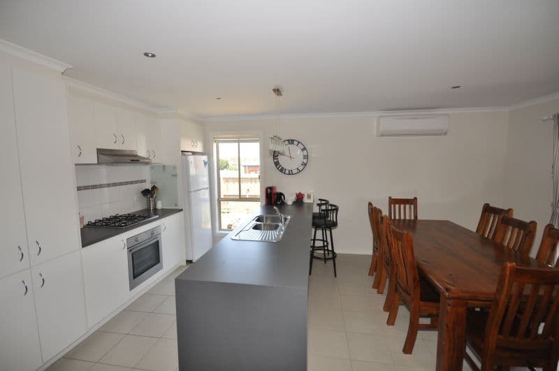 43 Moreillon Boulevard, BANNOCKBURN VIC 3331, Bannockburn - Thumbnail 2