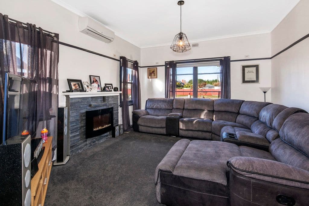 105 Comb Street, Soldiers Hill VIC 3350, Soldiers Hill - Thumbnail 2