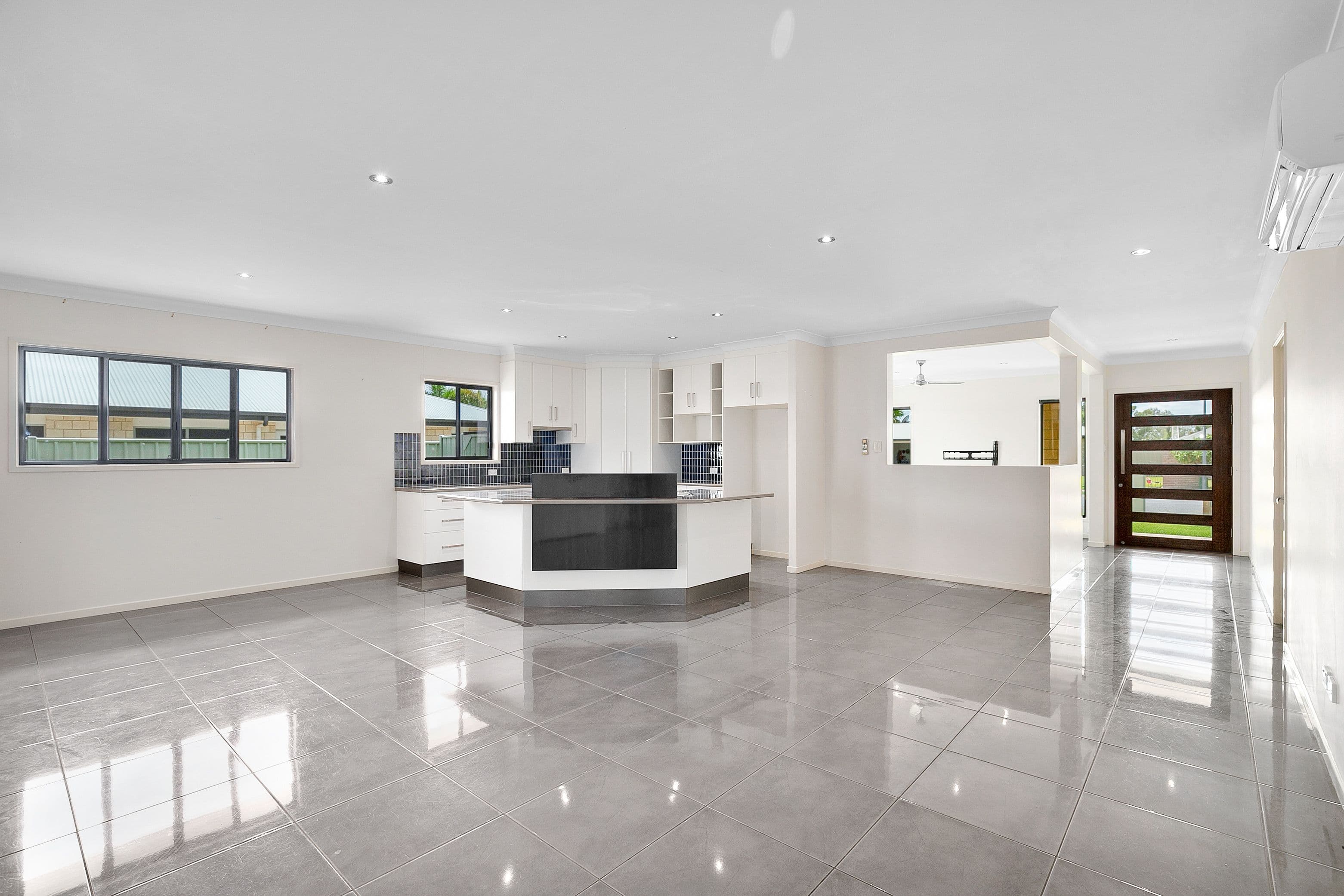 18 Wright Street, Emerald QLD 4720, Emerald - Thumbnail 5