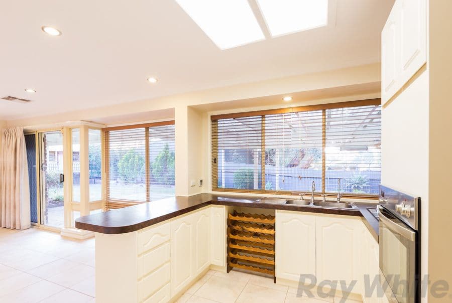 6 Iona Court, ABERFOYLE PARK SA 5159, Aberfoyle Park - Thumbnail 2