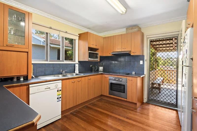 68 Niven Street, Stafford Heights - Thumbnail 2