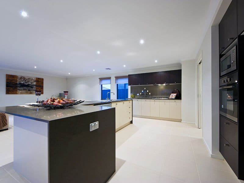 15 Bungalook Street, WYNDHAM VALE VIC 3024, Wyndham Vale - Thumbnail 2