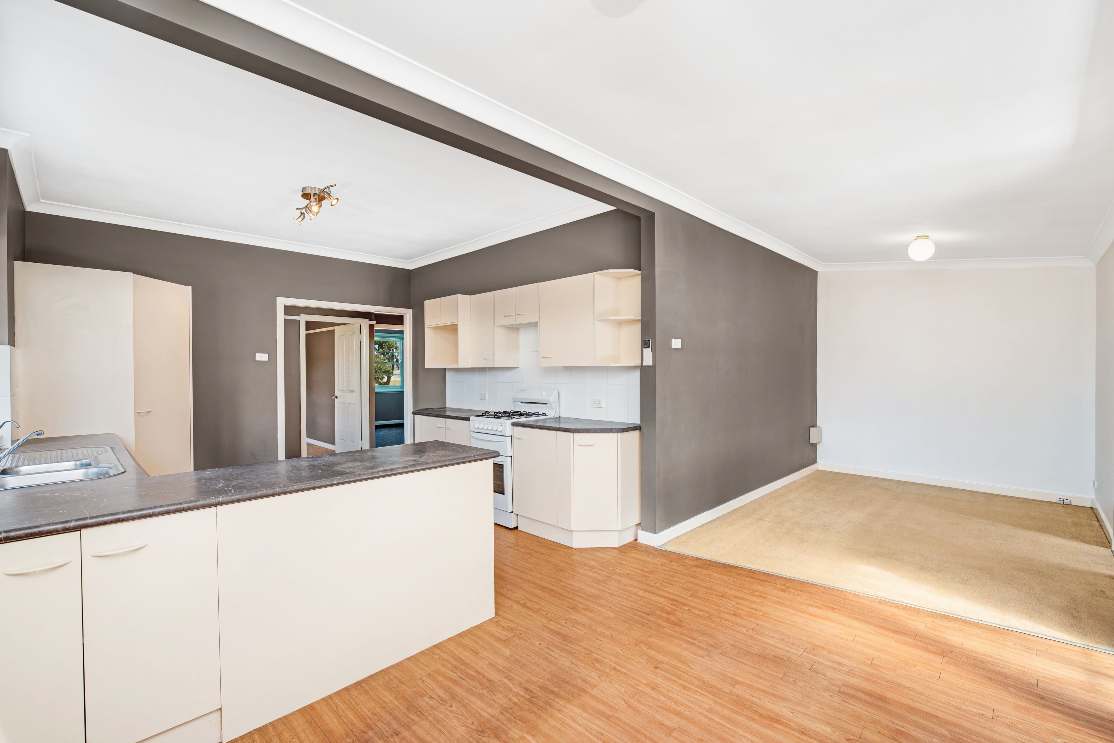 112 High Street, Maitland - Thumbnail 2