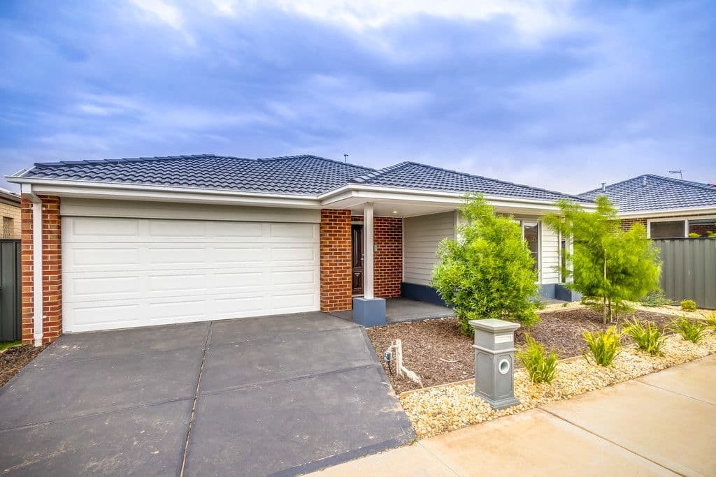 29 ELDERWOOD Avenue, Truganina VIC 3029, Truganina - Thumbnail 2