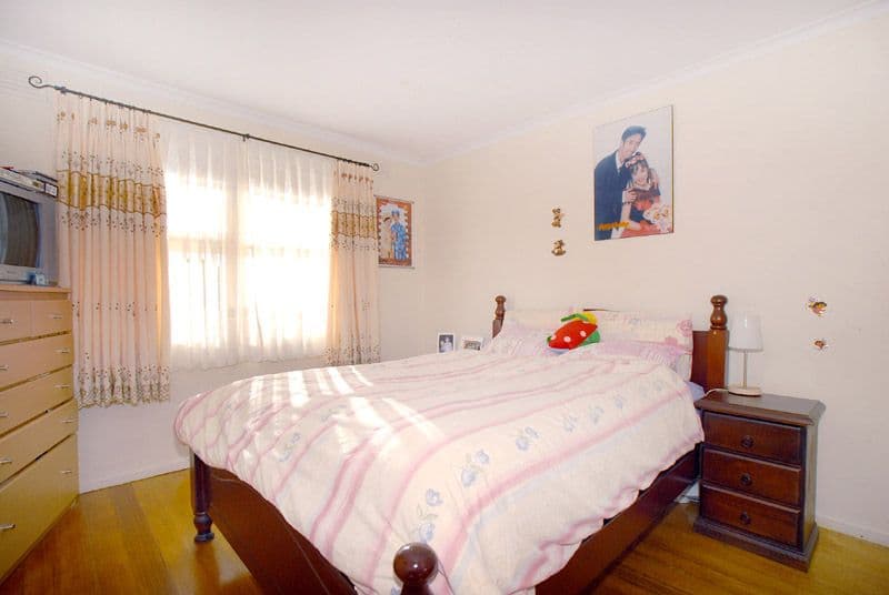 3 Doonbrae Avenue, NOBLE PARK NORTH VIC 3174, Noble Park North - Thumbnail 5