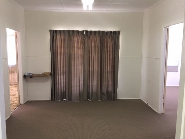 18 Edward Street, Esk QLD 4312, Esk - Thumbnail 3