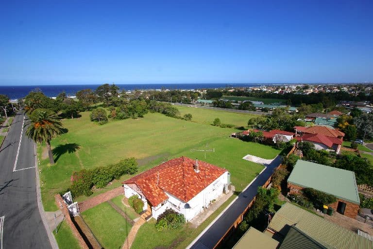 1  Park Road, BULLI NSW 2516, Bulli - Thumbnail 2