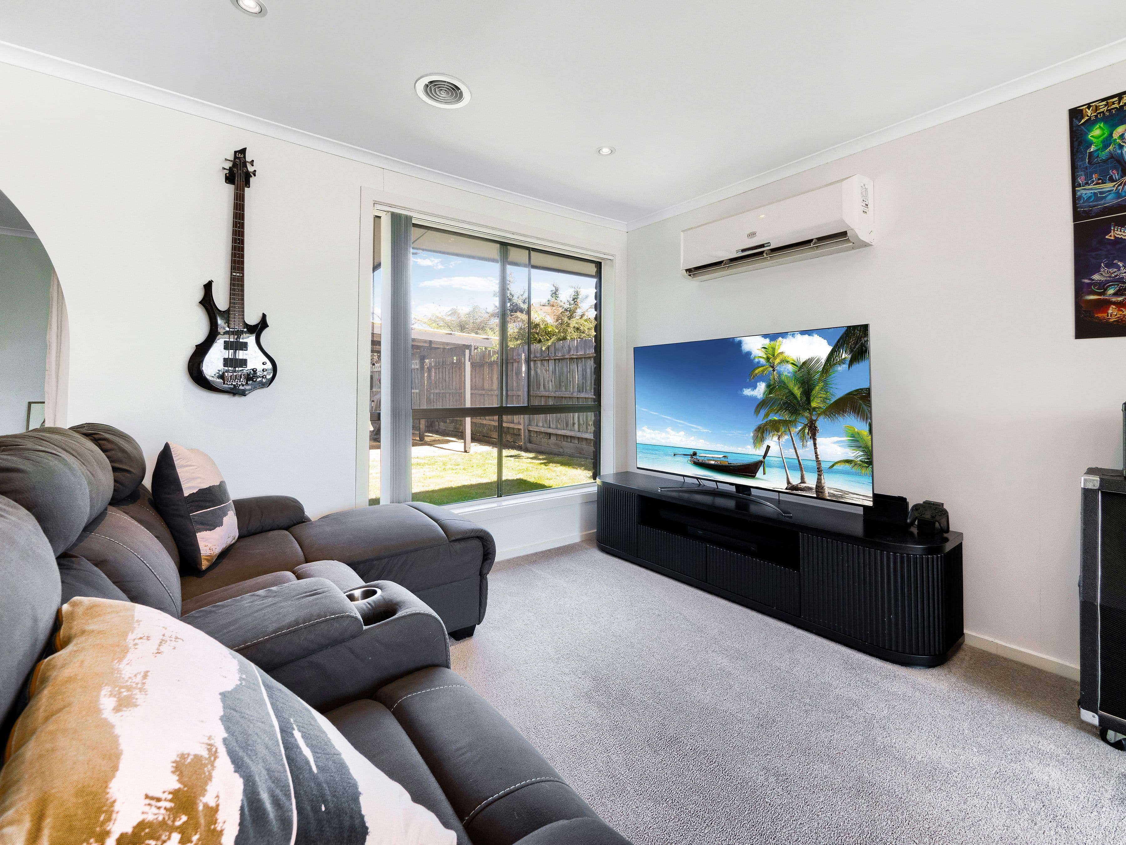 10 Clairmont Avenue, Cranbourne VIC 3977, Cranbourne - Thumbnail 3