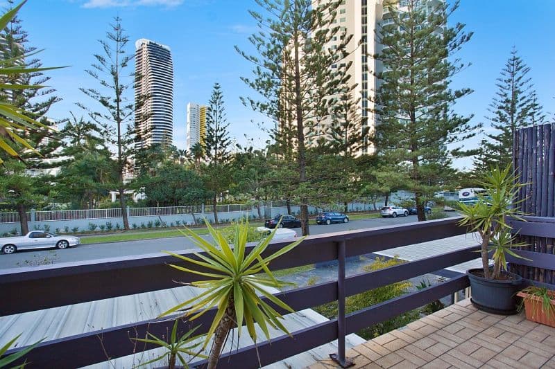 6 'Casino Waves' 8 George Avenue, BROADBEACH QLD 4218, Broadbeach - Thumbnail 2