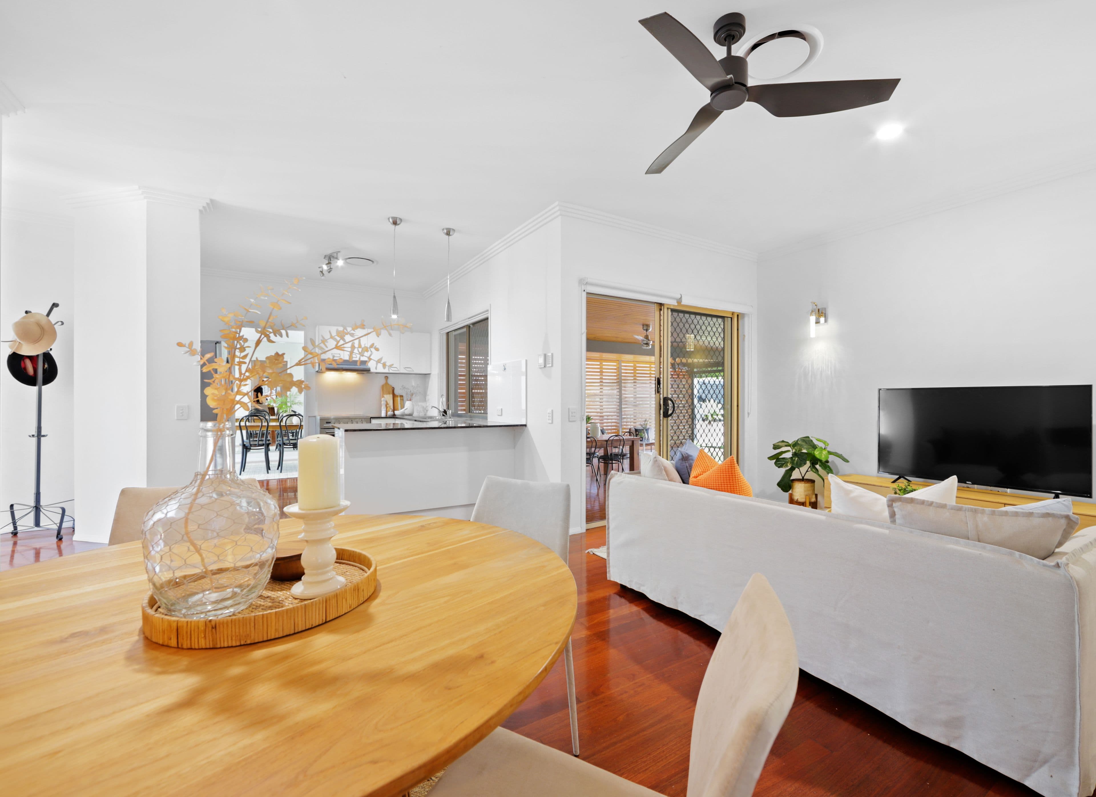 27 Shepton Crescent, Mudgeeraba QLD 4213, Mudgeeraba - Thumbnail 2