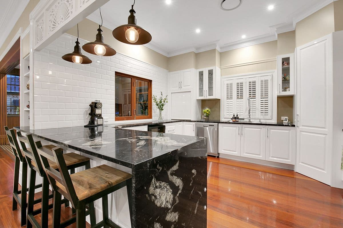 11 Bardsley Avenue, Greenslopes QLD 4120, Greenslopes - Thumbnail 2