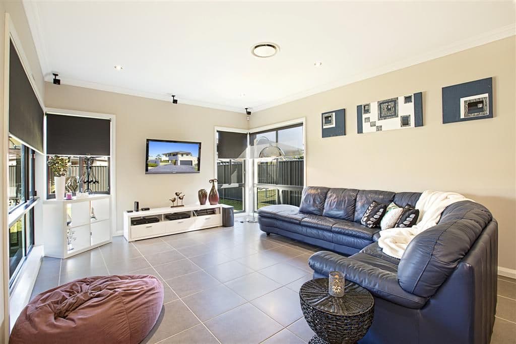 6 Harold Bentleys Way, GLENMORE PARK NSW 2745, Glenmore Park - Thumbnail 4