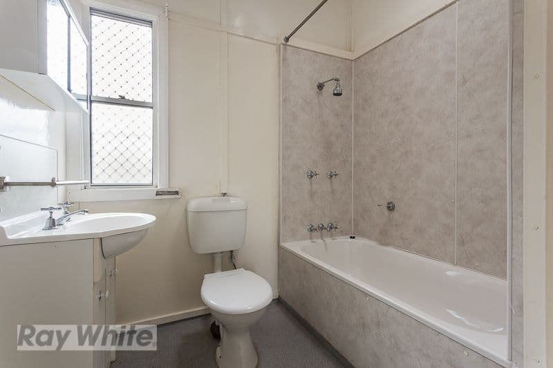 101 Porteus Drive, SEVEN HILLS QLD 4170, Seven Hills - Thumbnail 6