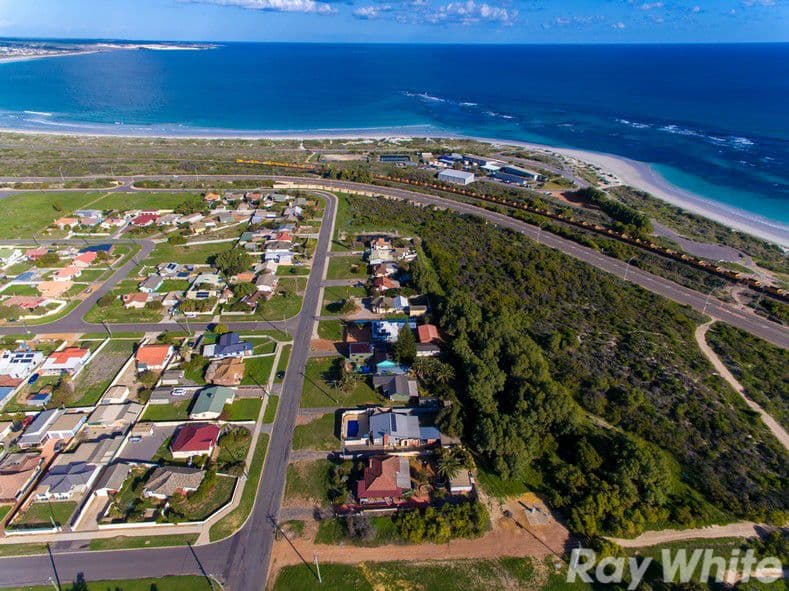 30 Crowther Street, Beachlands WA 6530, Beachlands - Thumbnail 6