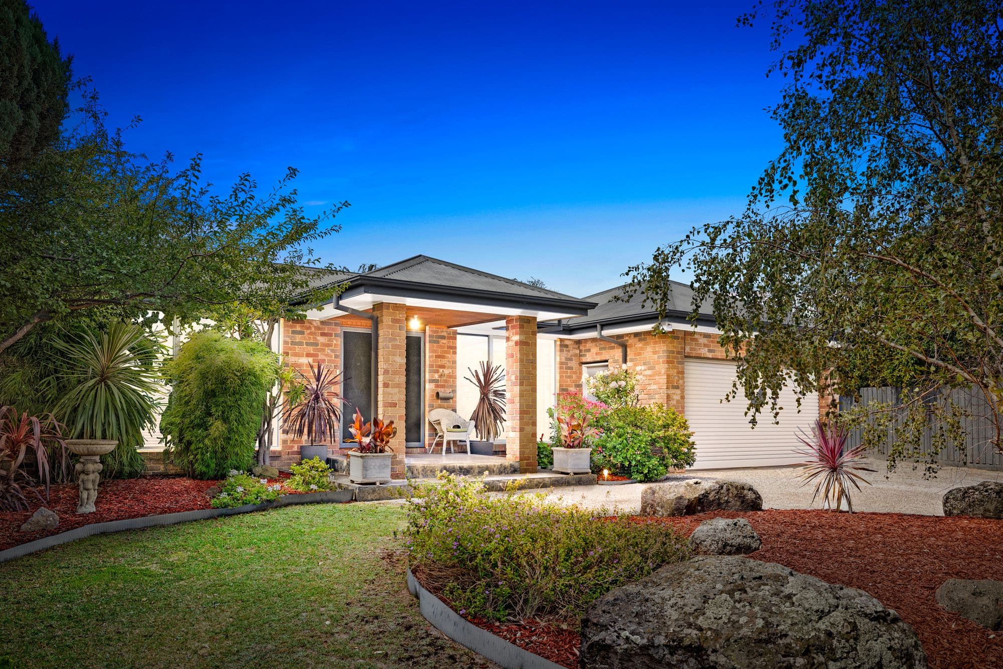2 Butmar Close, Werribee VIC 3030, Werribee - Thumbnail 2