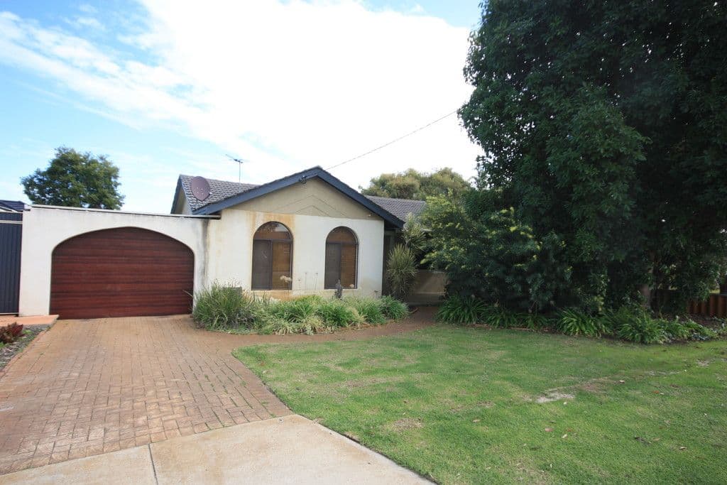 47 Napier Road, Morley WA 6062, Morley - Thumbnail 2
