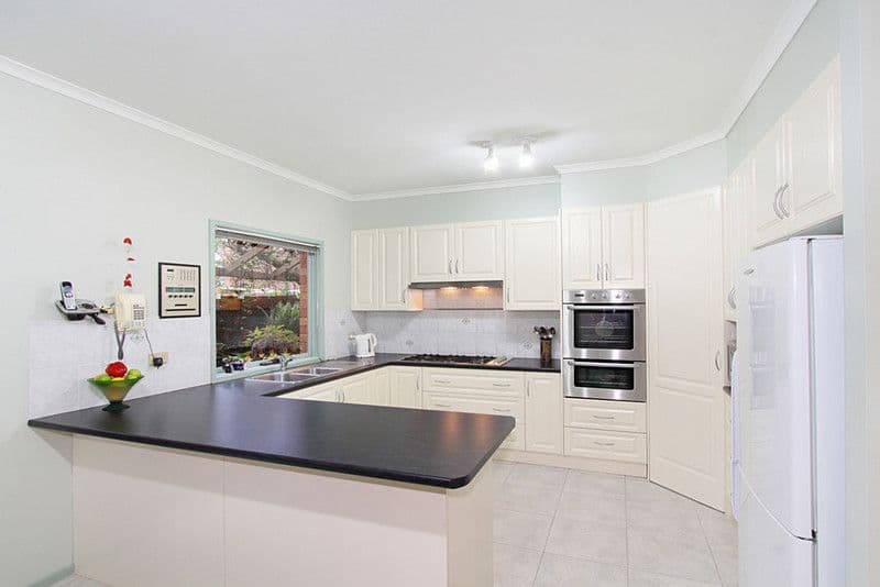 1 Elizabeth Crescent, CARNEGIE VIC 3163, Carnegie - Thumbnail 3