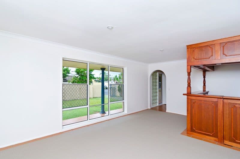 10 Melaleuca Drive, PALM BEACH QLD 4221, Palm Beach - Thumbnail 5