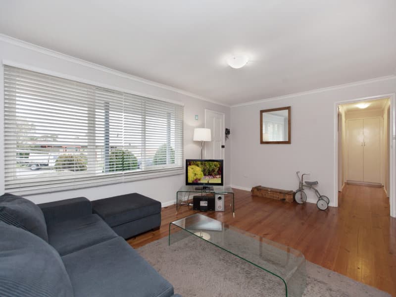 3 Resolute Crescent, Hallett Cove - Thumbnail 2