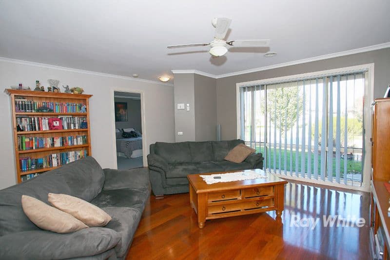 12 Tauna Place, CRANBOURNE VIC 3977, Cranbourne West - Thumbnail 7