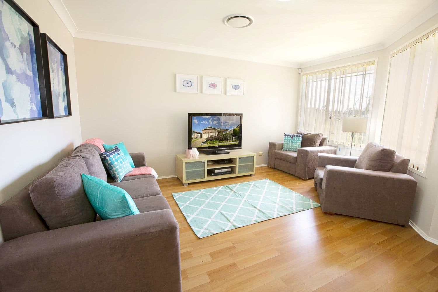 23 Kenneth Slessor Drive, Glenmore Park - Thumbnail 2