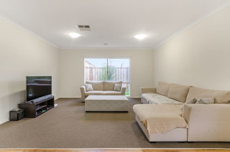 61 Coronat Drive, Williams Landing VIC 3027, Williams Landing - Thumbnail 4