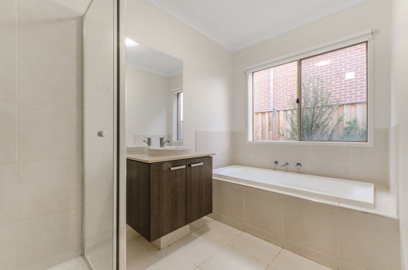 61 Coronat Drive, Williams Landing VIC 3027, Williams Landing - Thumbnail 5