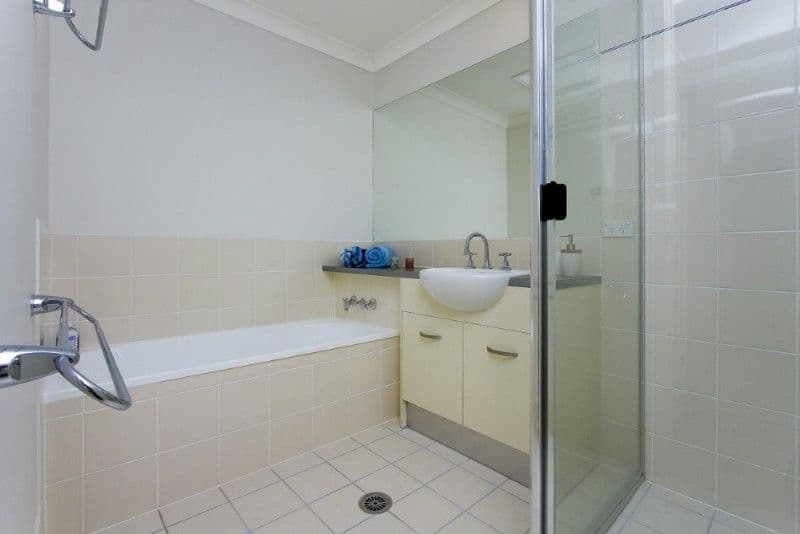 MOUNT OMMANEY QLD 4074, Mount Ommaney - Thumbnail 5
