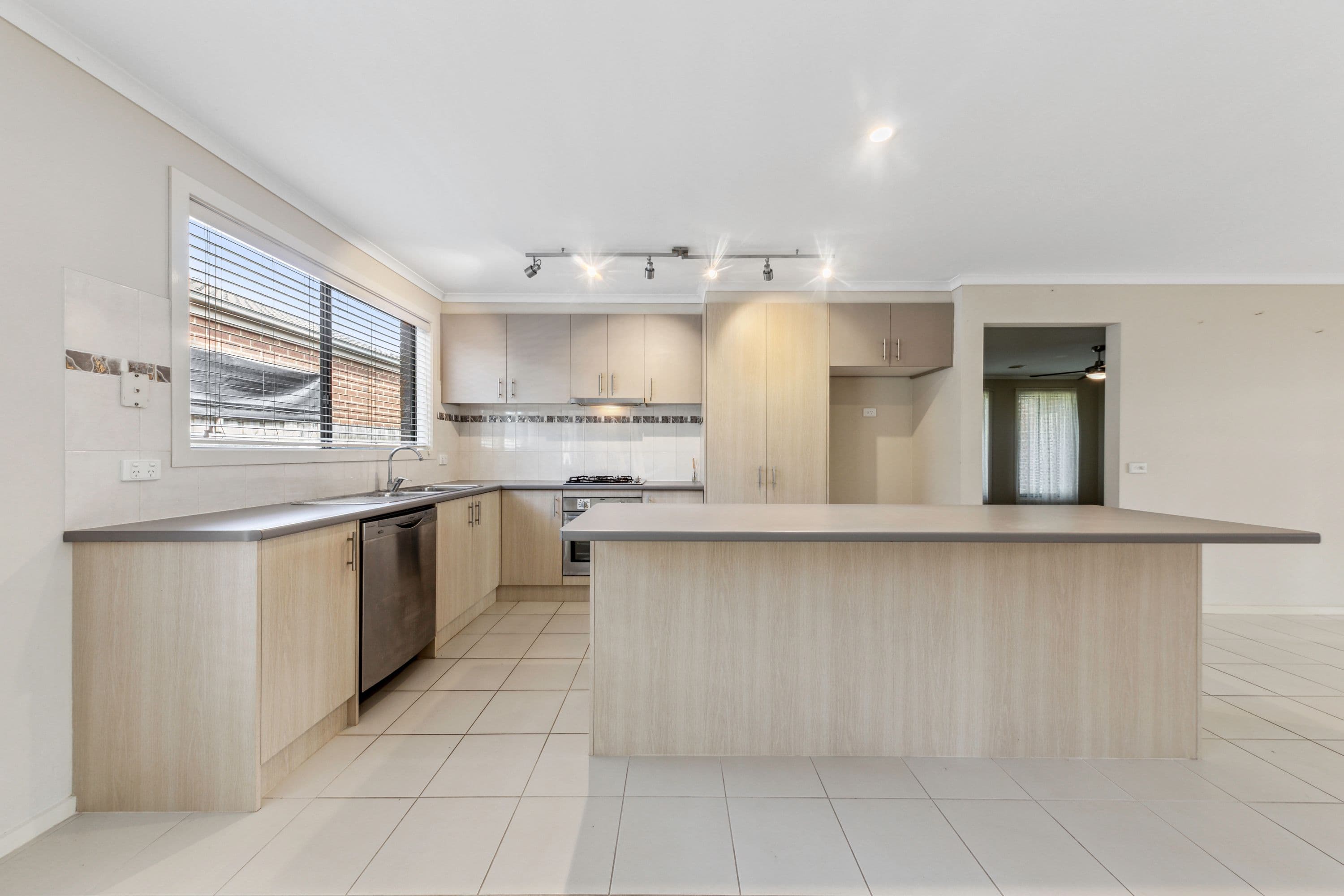4 Harmon Drive, Drouin VIC 3818, Drouin - Thumbnail 4