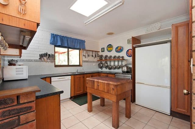 104 Mitchell Parade, MOLLYMOOK BEACH NSW 2539, Mollymook Beach - Thumbnail 4