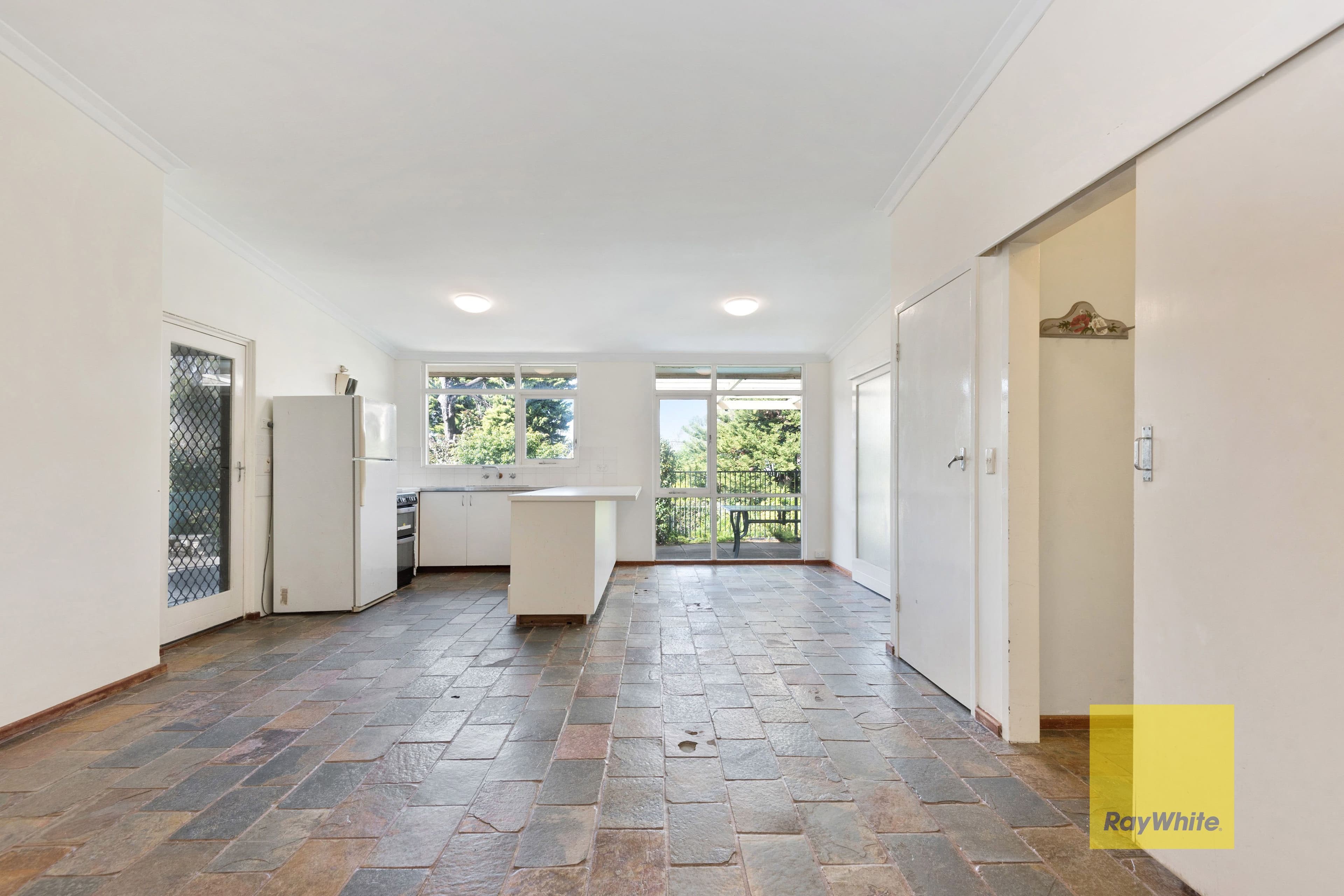 13 Kempenfeldt Avenue, Sorrento WA 6020, Sorrento - Thumbnail 3