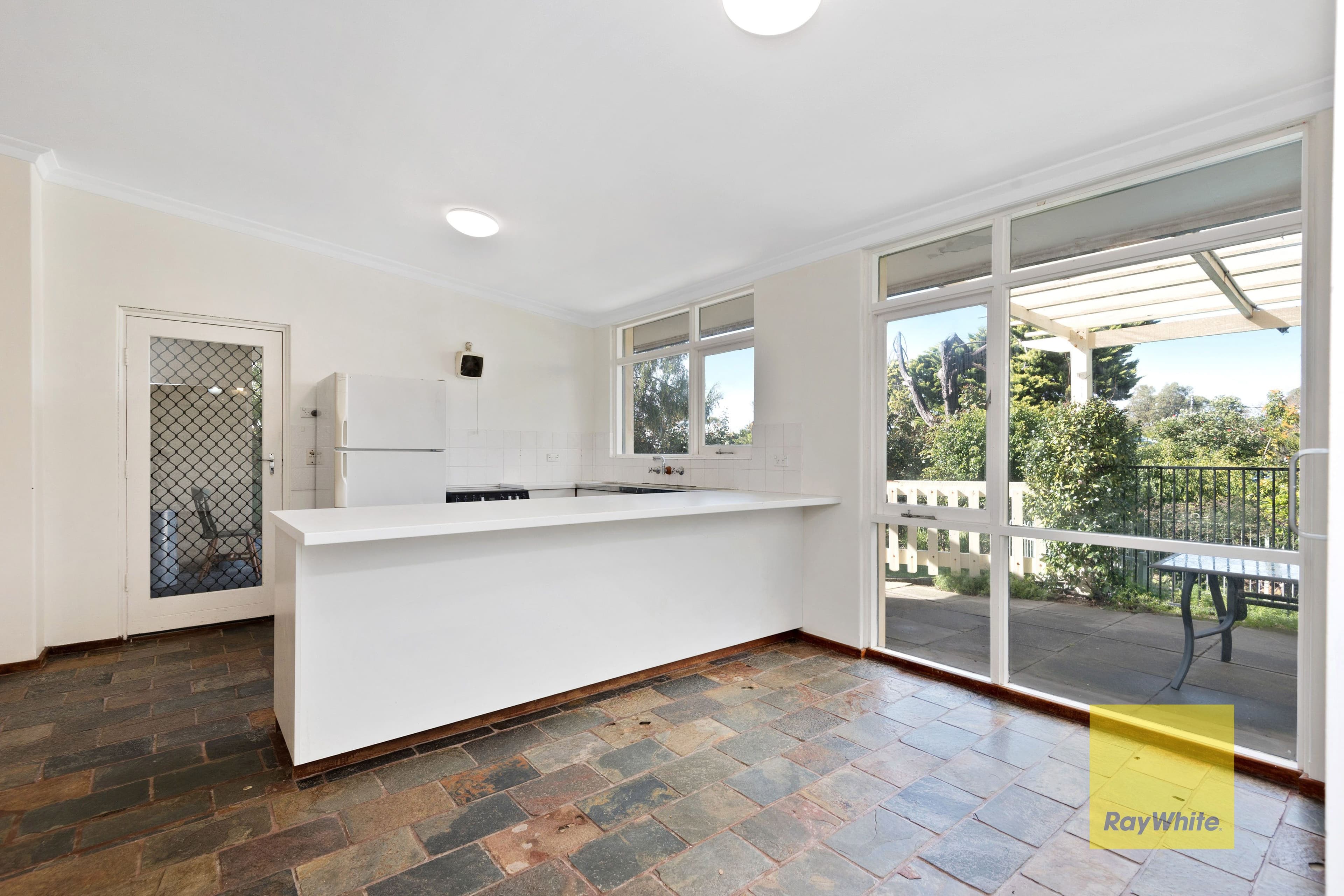13 Kempenfeldt Avenue, Sorrento WA 6020, Sorrento - Thumbnail 4