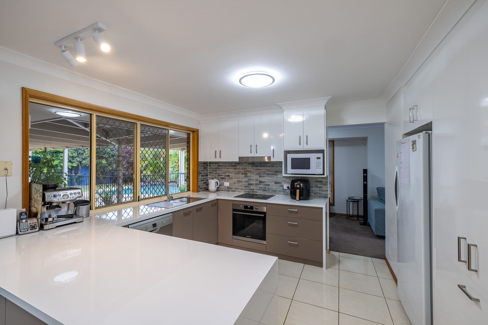 18 Niblick Way, Redland Bay QLD 4165, Redland Bay - Thumbnail 2
