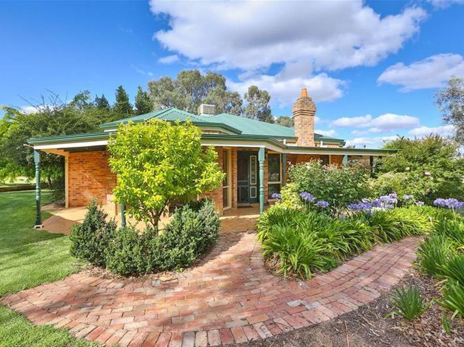 105B Barnett's Road, Sunnycliffs - Image 1