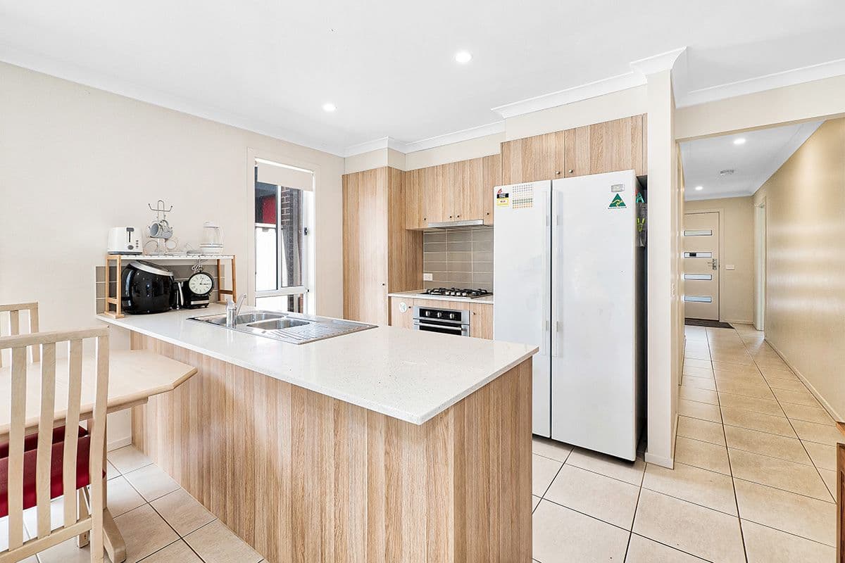 6 Isabel Street, Pakenham VIC 3810, Pakenham - Thumbnail 5
