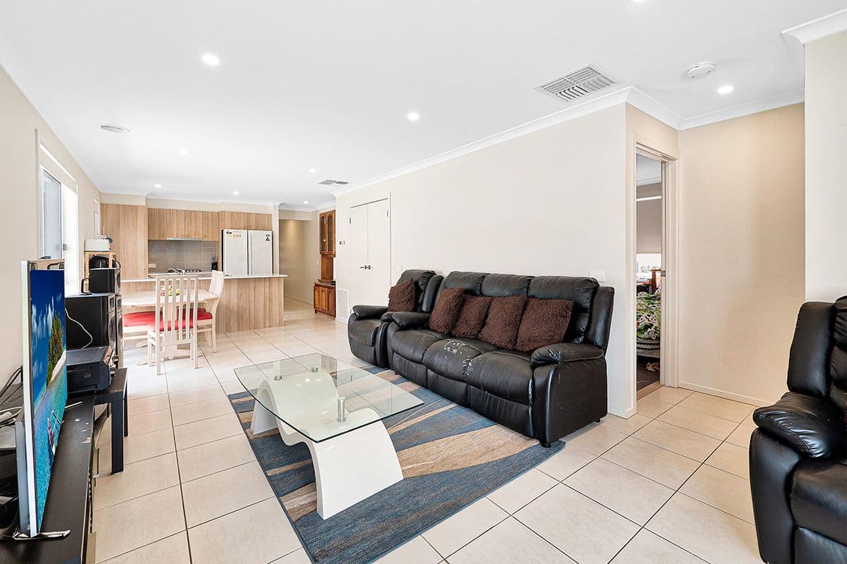 6 Isabel Street, Pakenham VIC 3810, Pakenham - Thumbnail 8