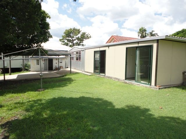 6 Endeavour Road, Riverview QLD 4303, Riverview - Thumbnail 2