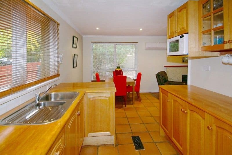180 Hickling Avenue, GREENSBOROUGH VIC 3088, Greensborough - Thumbnail 4