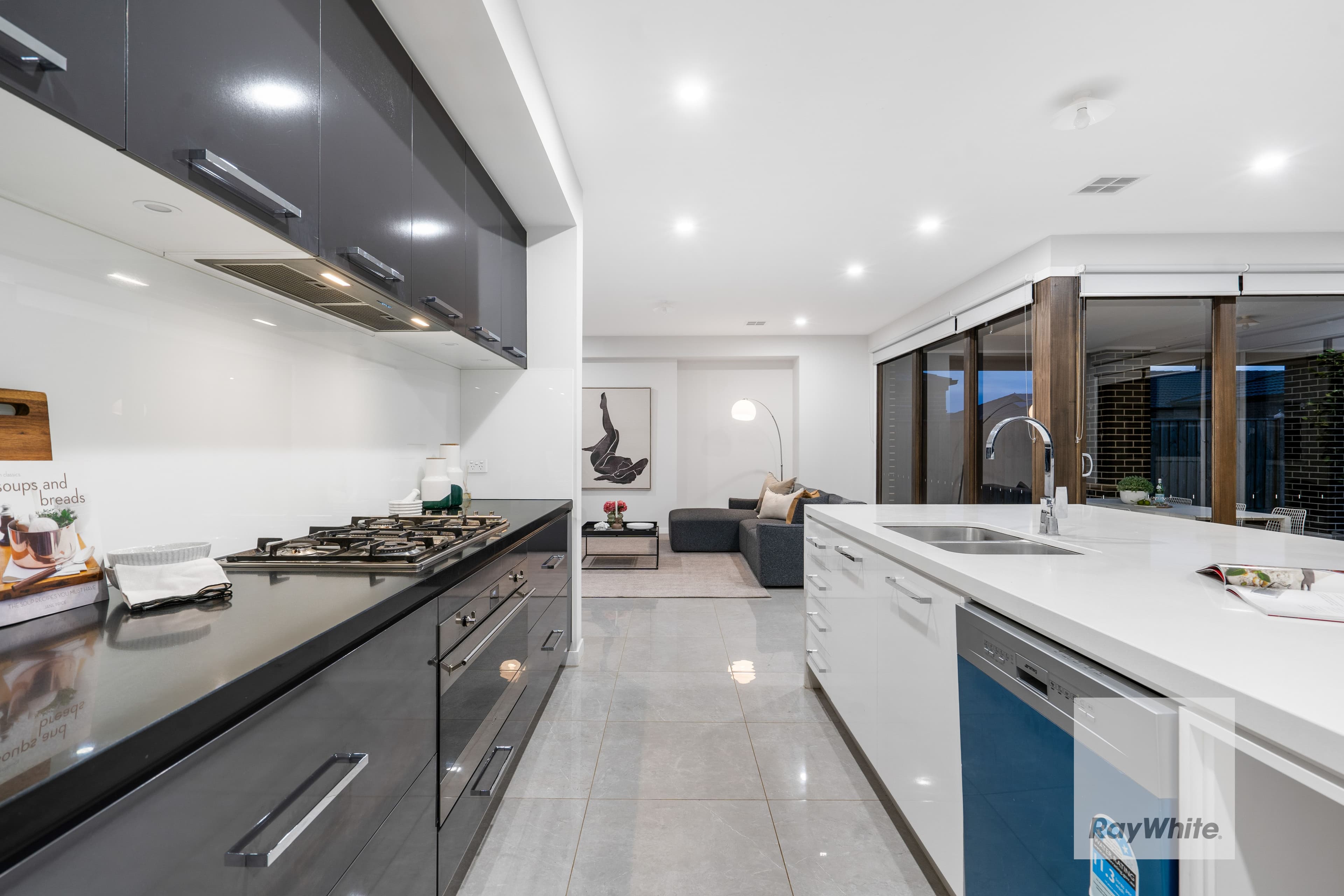9 Carnation Drive, Rockbank VIC 3335, Rockbank - Thumbnail 6