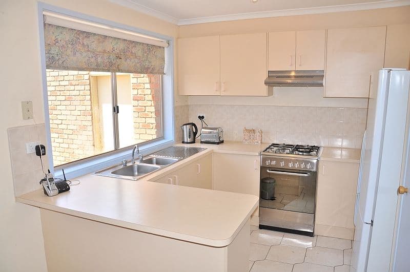 14  Bronsdon Court, MILL PARK VIC 3082, Mill Park - Thumbnail 2