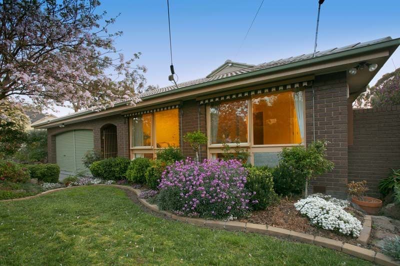 37 Bunker Crescent, GLEN WAVERLEY VIC 3150, Glen Waverley - Image 1