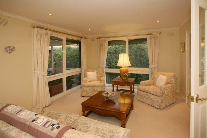 37 Bunker Crescent, GLEN WAVERLEY VIC 3150, Glen Waverley - Thumbnail 2